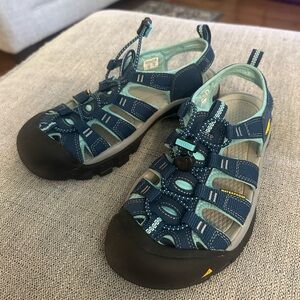 Keen Women’s Size 8 Newport H2 Navy/Teal Sandals Warer Shoes